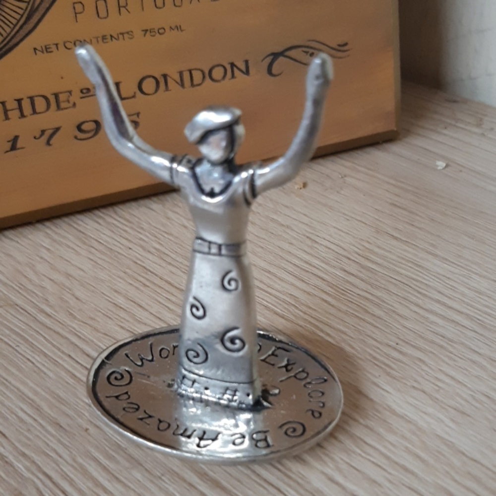 Silver Toned BE AMAZED Ring Holder Vanity decor JOY Kitchen sink bathroom or bed